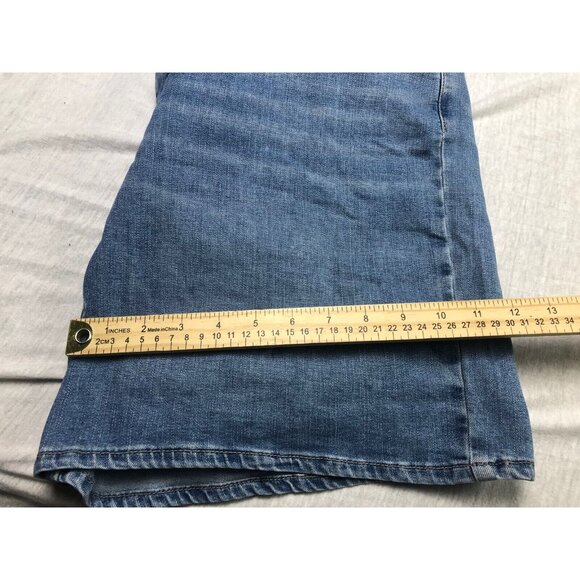 Lee Denim Shorts Regular Fit Mid Rise Size Medium Pockets Zipper Button Blue - Picture 7 of 9